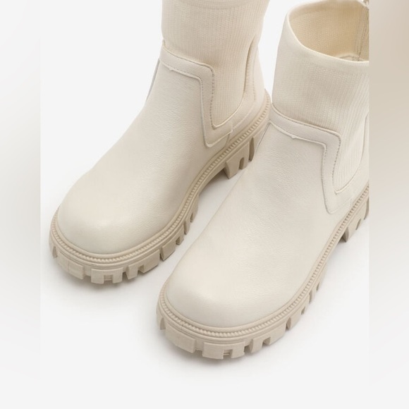 Chelsea Style Ankle Boots with Chunky  Lug Sole - Picture 2 of 10